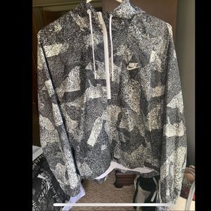Women’s Nike windbreaker